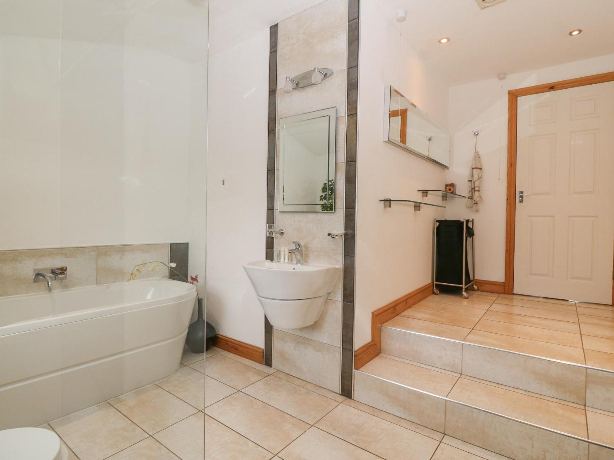 Coed Llai Villa Holyhead Eksteriør bilde