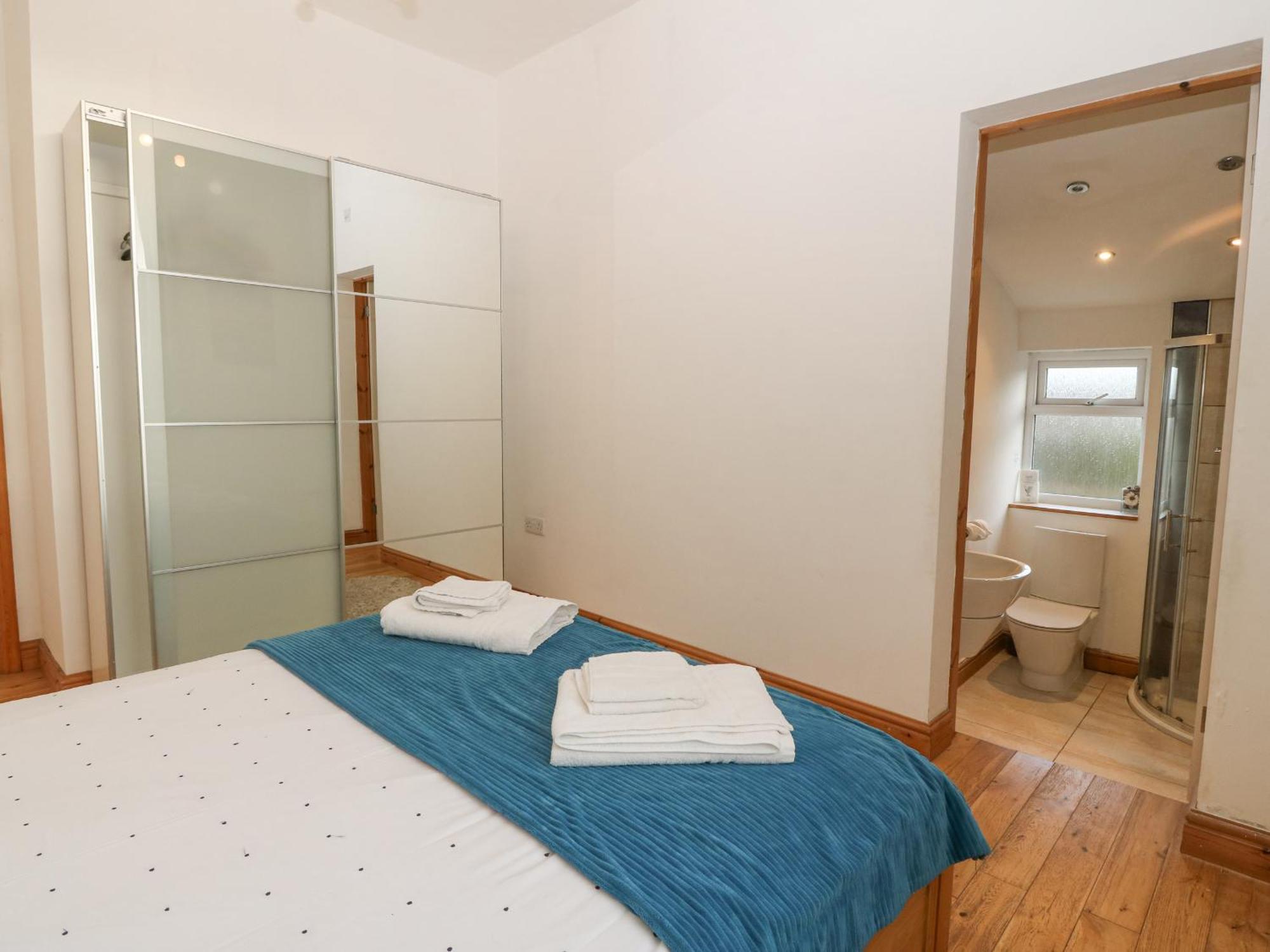 Coed Llai Villa Holyhead Eksteriør bilde