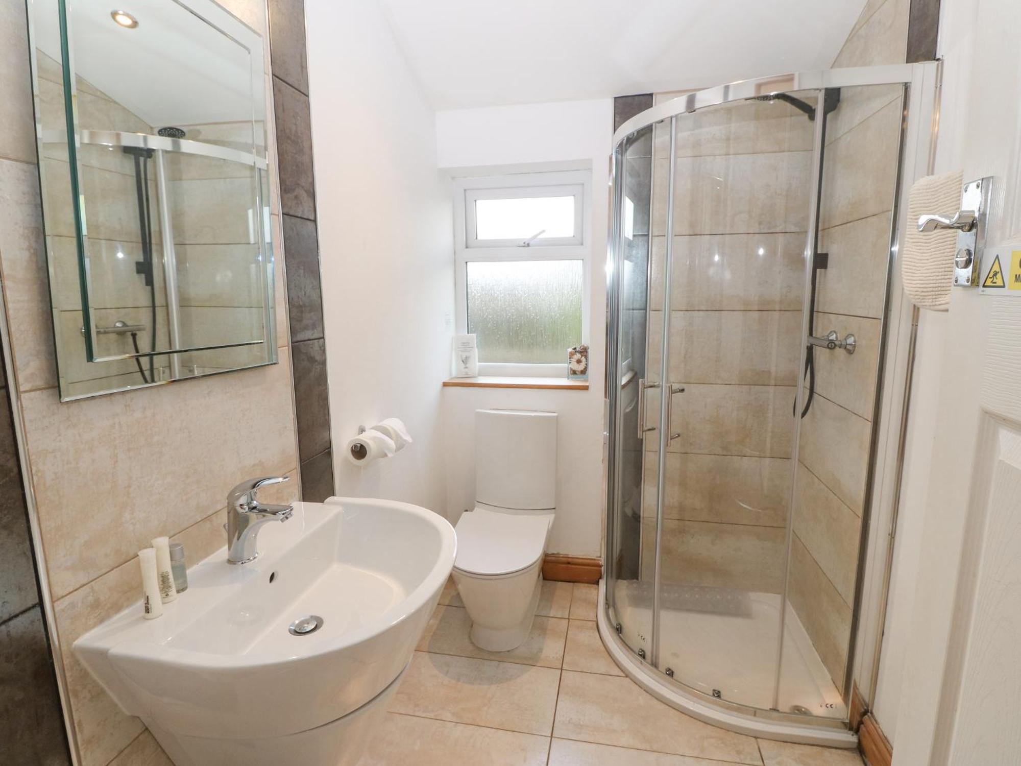 Coed Llai Villa Holyhead Eksteriør bilde